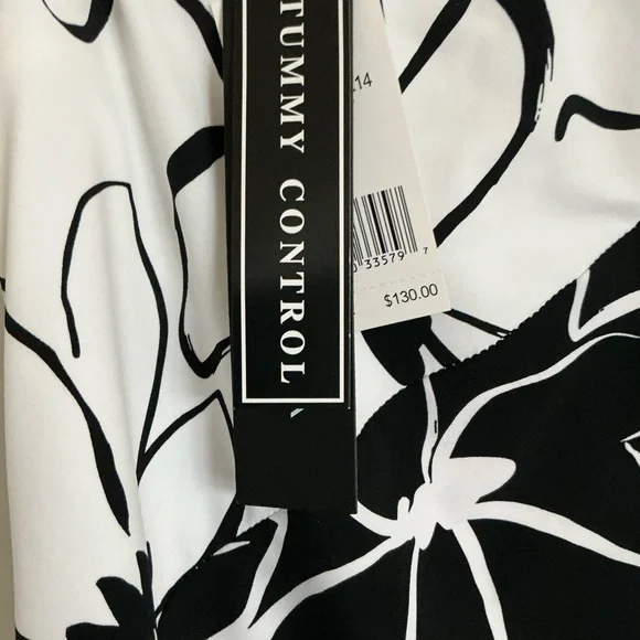 La Blanca Black and White One Piece Swimsuit - Picture 7 of 11